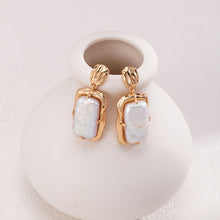 Load image into Gallery viewer, Rococo Romance Earring