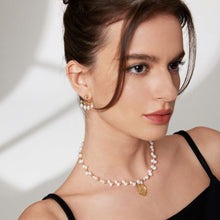 Load image into Gallery viewer, Girl with a Pearl Necklace