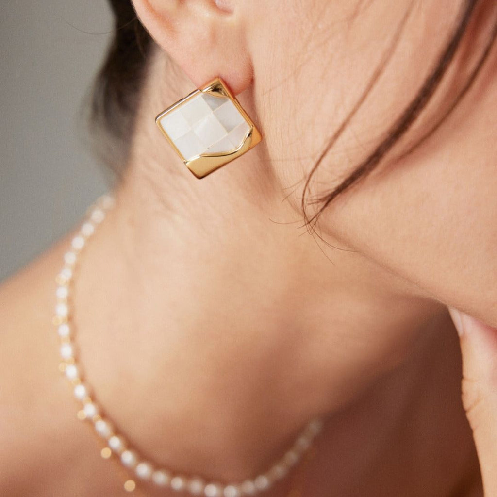 Baroque Pearl Embrace Earring